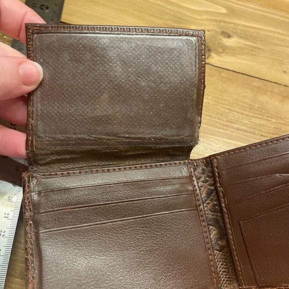 Handcraft Leather Men’s Brown Wallet - Picture 7 of 12